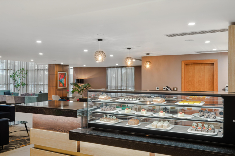 Food & Drinks 5, Doubletree By Hilton Addis Ababa Airport, Addis Abeba