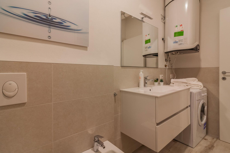 Room 4, Ninfea Apartments by Wonderful Italy - Fern, Como