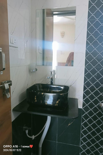 Bathroom 3, Strawberry Land Resort, Satara