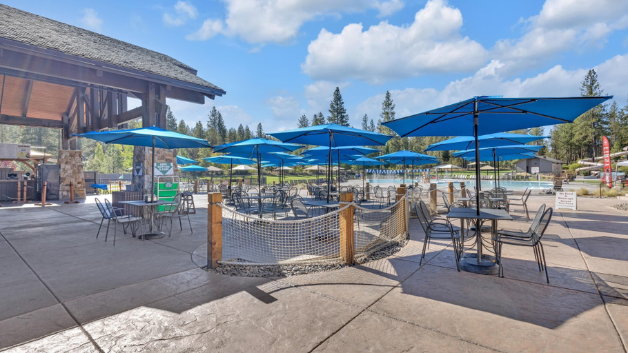 Food & Drinks, Kinglet Road 24, Deschutes