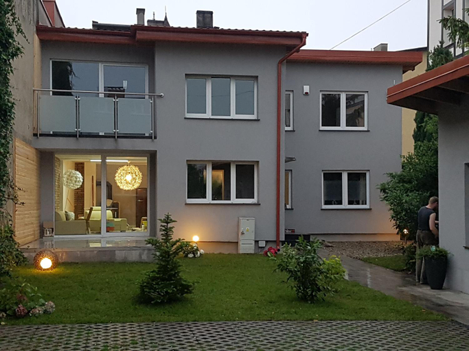 Others 5, Villa Koffi Apartments 16 plus, Puck