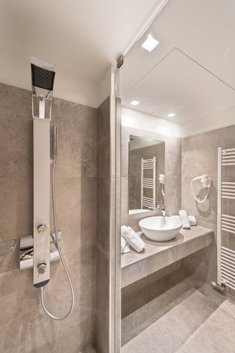 Bathroom 5, Castello Hotel, West Greece