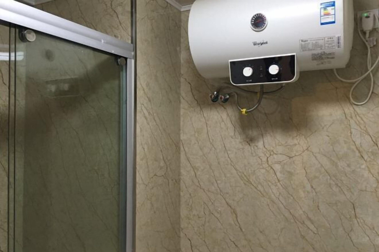 Bathroom 3, Lakefront Hotel, Shanghai