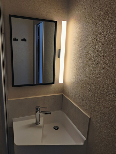 Bathroom 4, B&B HOTEL La Rochelle Centre les Minimes, Charente-Maritime