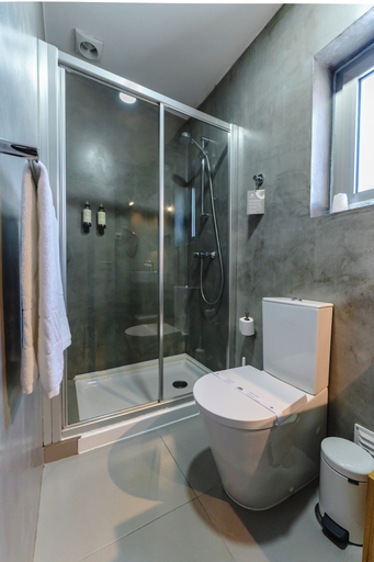 Bathroom 4