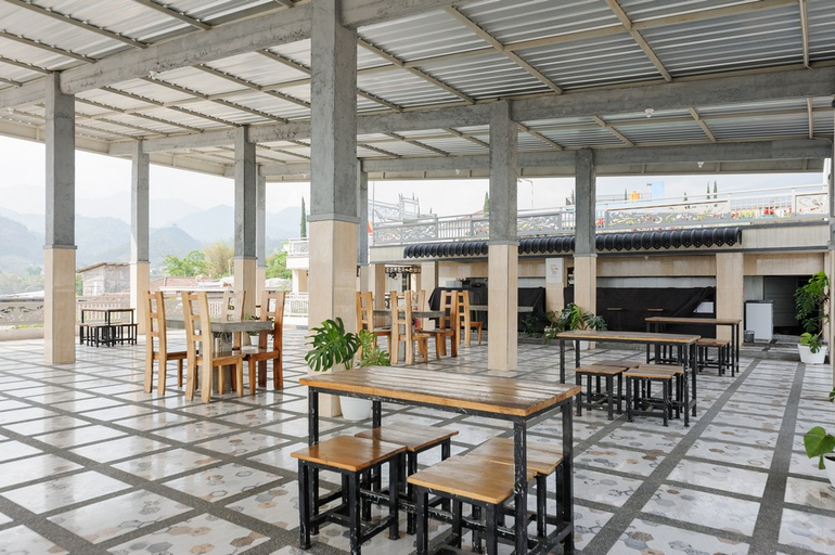 Food & Drinks 4, Urbanview Hotel Sky Batu Malang by RedDoorz, Malang