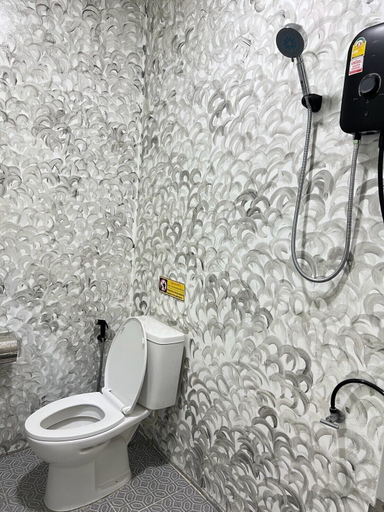 Bathroom 3, Baan Thammarot View, Phibun Mangsahan