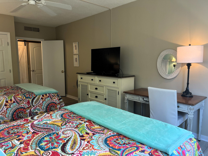 Bedroom 3, Village House by Hilton Head Retreats, Beaufort