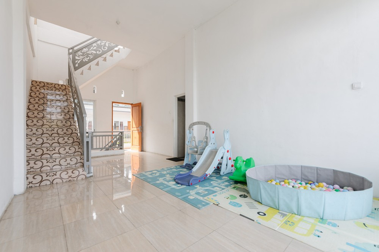 Bathroom 3, Urbanview Hotel Sky Batu Malang by RedDoorz, Malang