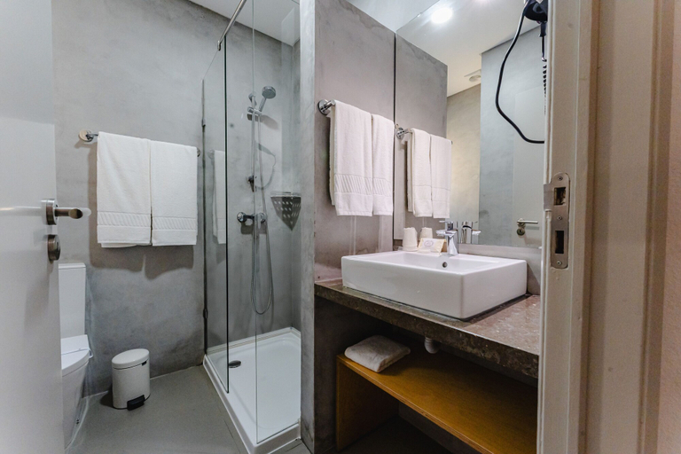 Bathroom 24