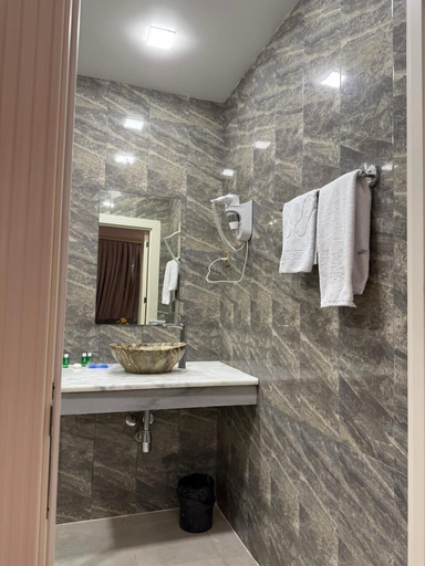 Bathroom 4, Central City Department Hotel, Baku