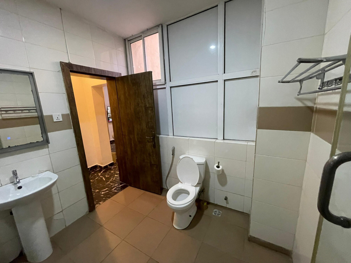 Bathroom, Presken Kuramo waters, Eti-Osa