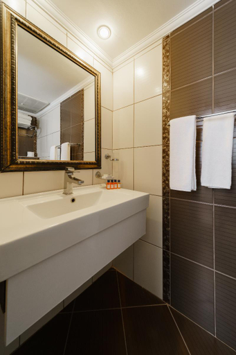 Bathroom 4, Costa Bitezhan Beach, Bodrum
