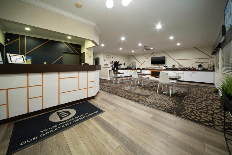Public Area 2, BridgePointe Advantage by BPhotels, Dodge
