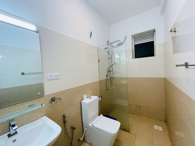 Bathroom 4, AEONSKY 7 - Liyasha Villa, Negombo