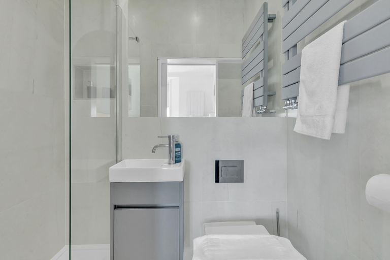 Room 3, City Chic Townhouse By My Getaways, Brighton and Hove