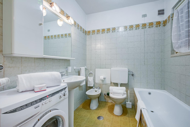 Bathroom, Snow White - Happy Rentals, Torino