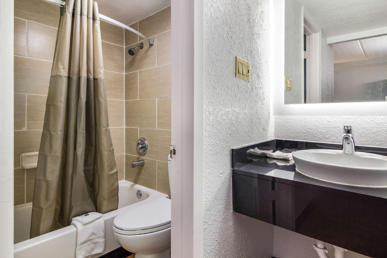 Bathroom 15