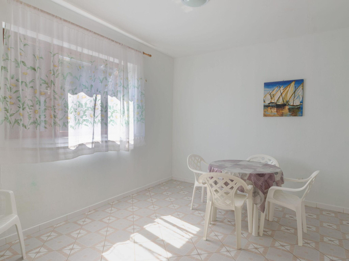 Others 3, Seafront apartment Olivera with patio, Blato