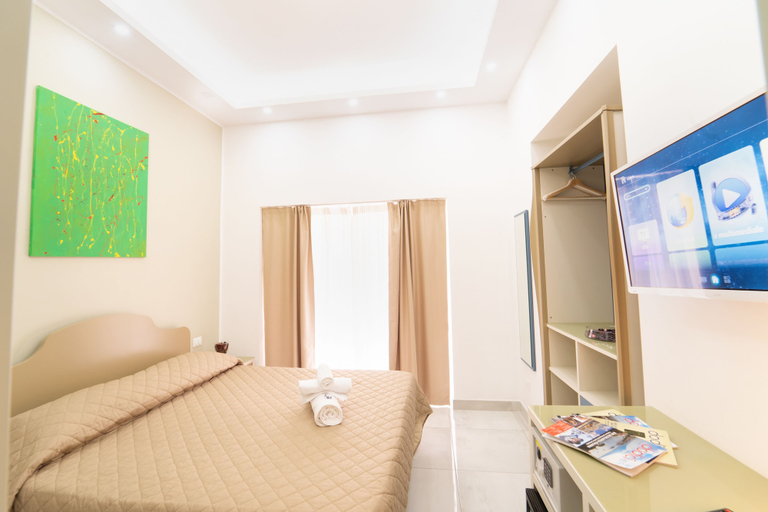 Bedroom 4, B&B Le 4 Stagioni by ClaPa Group Dislocated Hospitality, Napoli