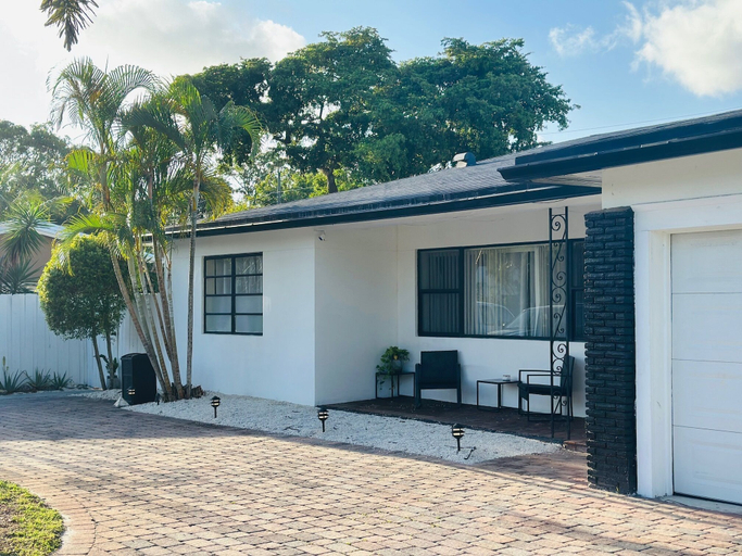 Exterior & Views 2, Wilton Manors Guesthouse, Broward