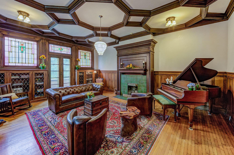 Public Area 4, Oak Hall Mansion and Boutique Hotel, Warren