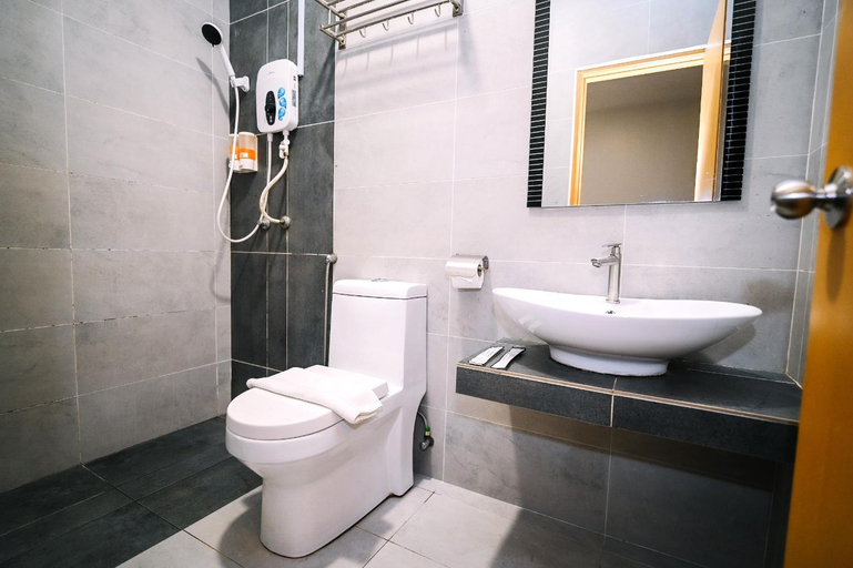 Bathroom 5, Swing & Pillows @ PJ21 Petaling Jaya, Petaling Jaya