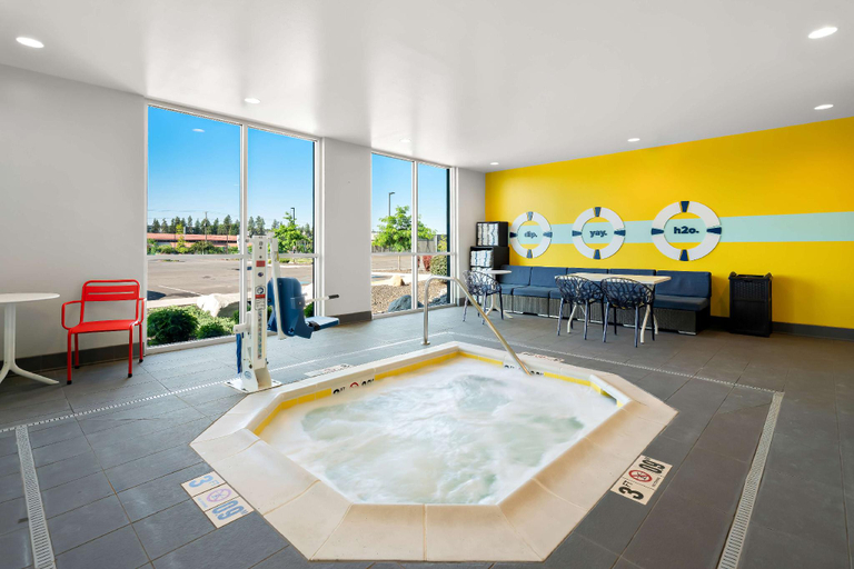 Bathroom 4, Tru by Hilton Spokane Valley, Spokane