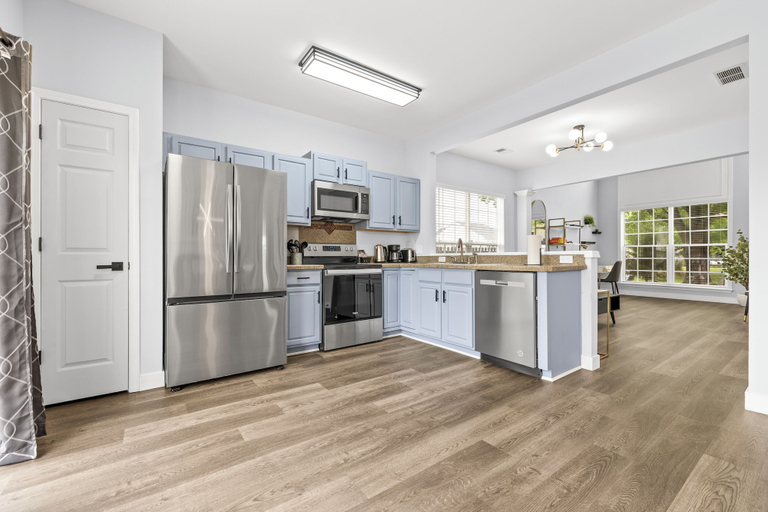 Others 4, 3BR Family Retreat with Modern Comforts, Mecklenburg