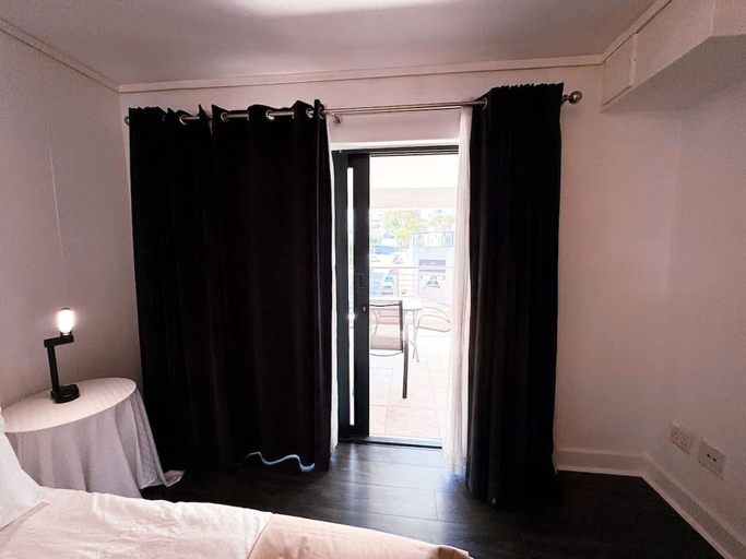 Room 3, Spacious 1 Bedroom Apartment Atlantica Seapoint, City of Cape Town