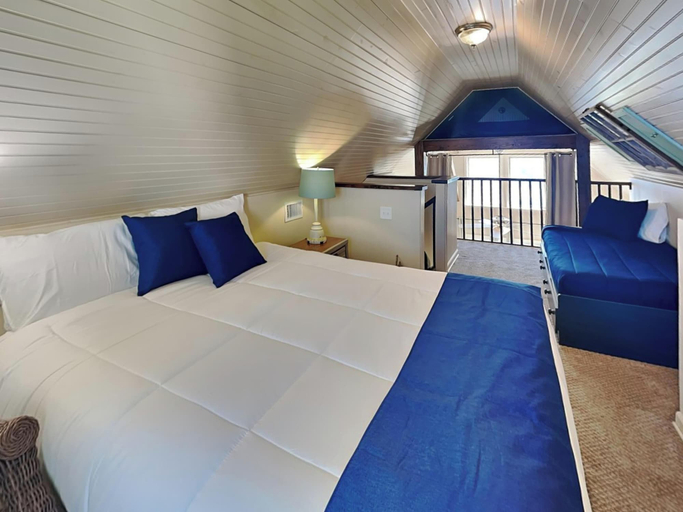 Bedroom 2, Bj's Beach House, Galveston