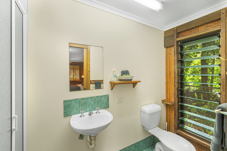 Bathroom 5, Atherton Blue Gum, Atherton