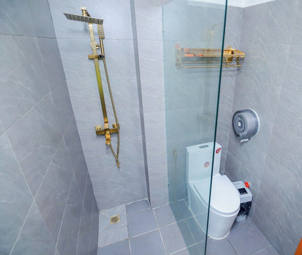 Bathroom 3, Bliss & Beats Hostel, Phnom Penh