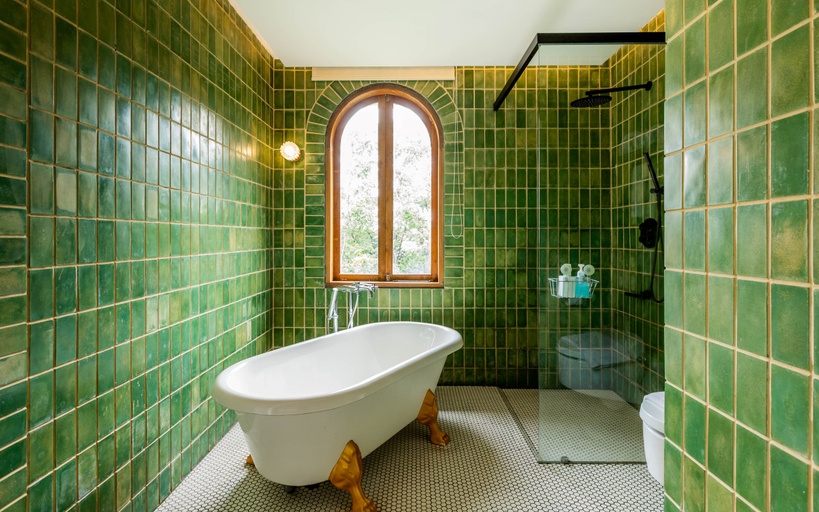 Bathroom 16