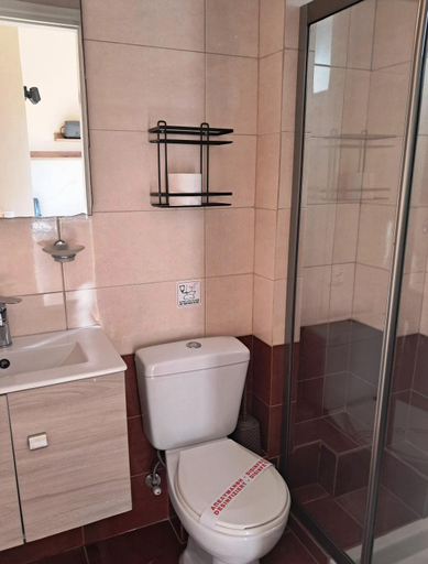 Bathroom 3, Asteri Studios, Ionian Islands