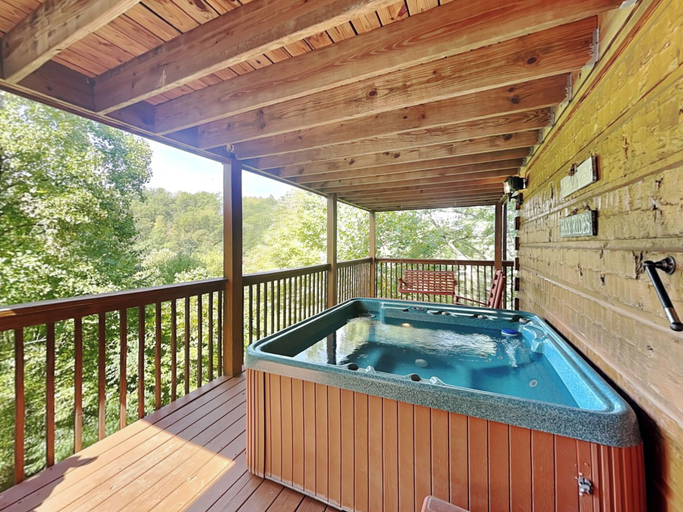 Sport & Beauty, Lazy Cub Lodge, Sevier