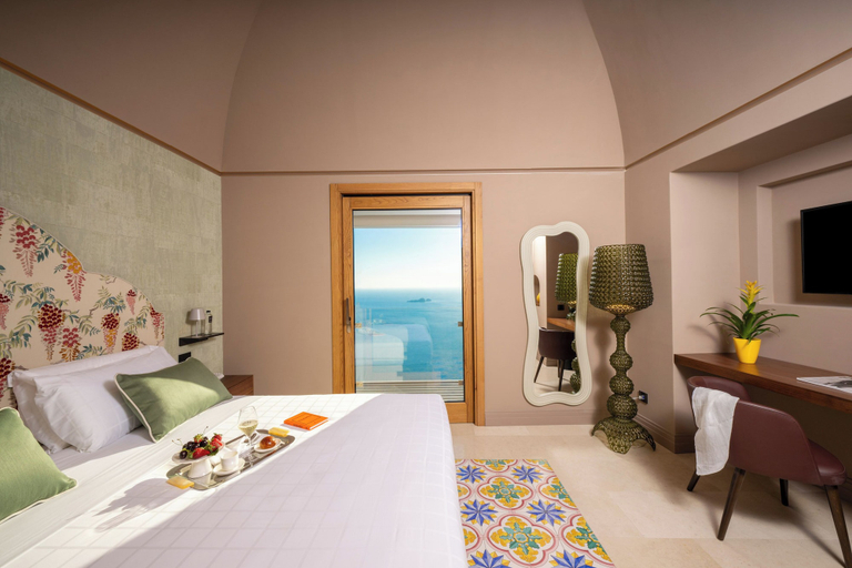 Bedroom 4, Antalia Boutique Hotel, Salerno
