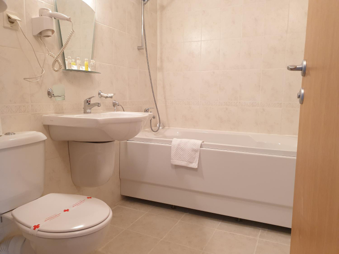 Bathroom 4, Aspen Golf and Ski Resort, Razlog