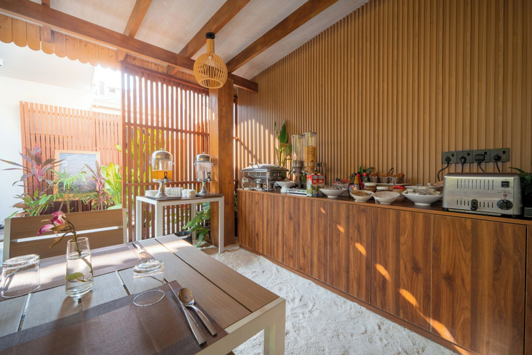 Food & Drinks 5, Oasis Dhigurah