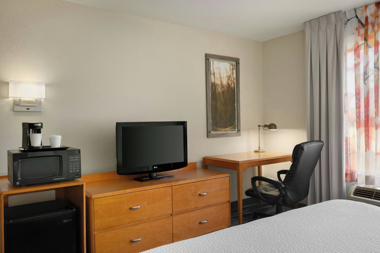 Bedroom 3, Fairfield Inn & Suites by Marriott Springdale, Washington