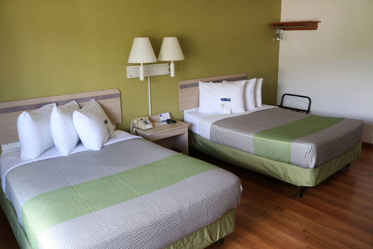 Bedroom 3, Motel 6 Binghamton, NY, Broome