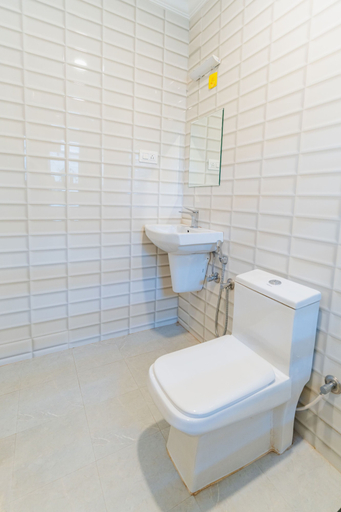 Bathroom, Mona Collective at Serenova, North Goa