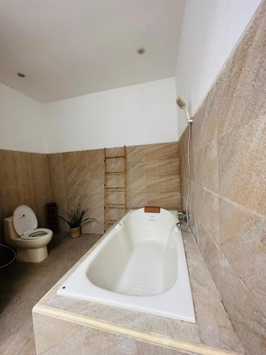 Bathroom 3, De'Huta Villa, Badung