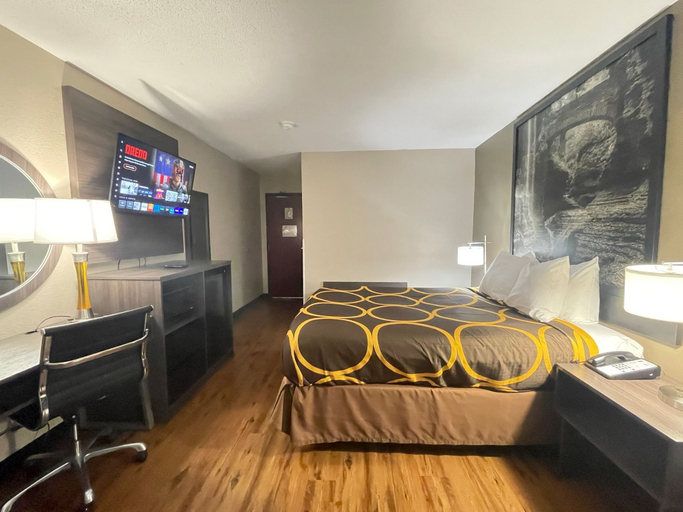 Bedroom 13