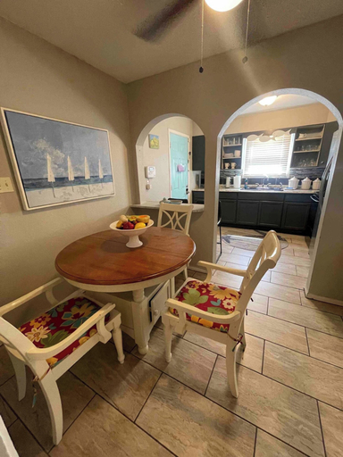 Others 5, 1BR Apartment in Historic Galveston, Galveston