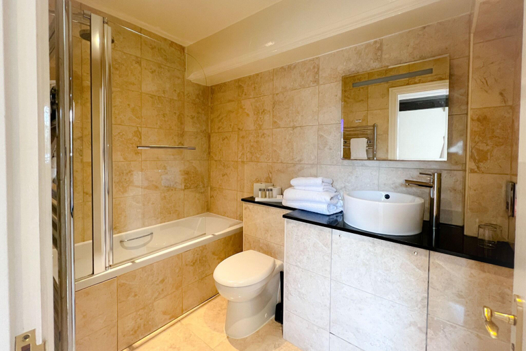 Bathroom 4, Castle Bromwich Hall Hotel, BW Signature Collecti, Birmingham
