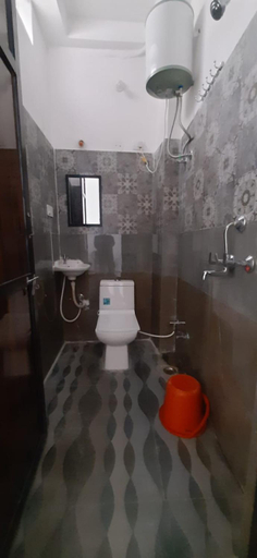 Bathroom 2, Gladden Villa, Udaipur