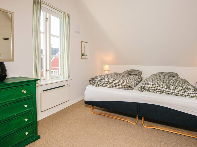 Bedroom 2, 5 Star Holiday Home in Blavand, Varde