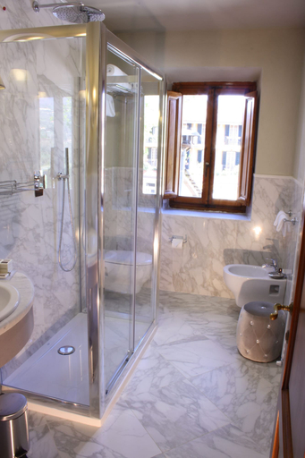 Bathroom 5, Hotel Villa Cappugi, Pistoia