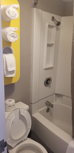Bathroom 4, Motel 6 Elk Grove Village, IL - O'Hare, Cook